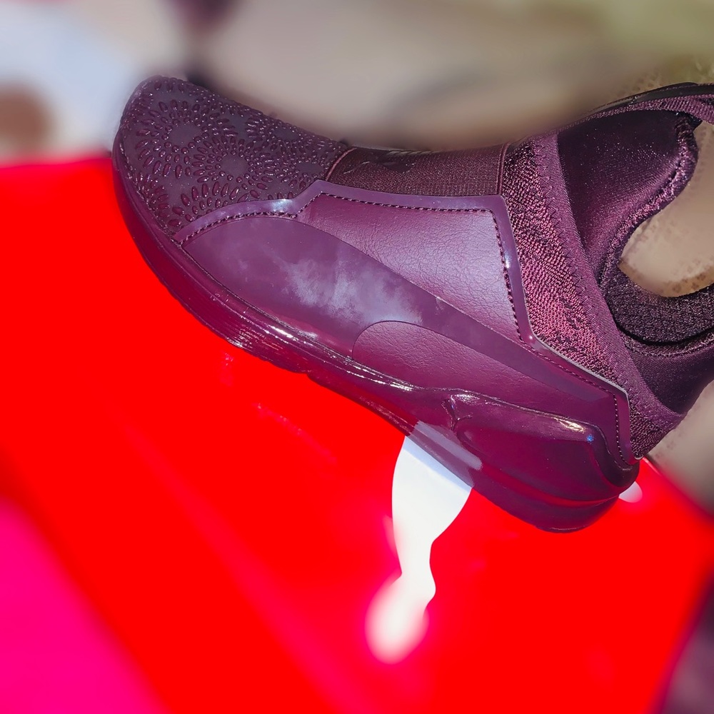 Purple women puma
